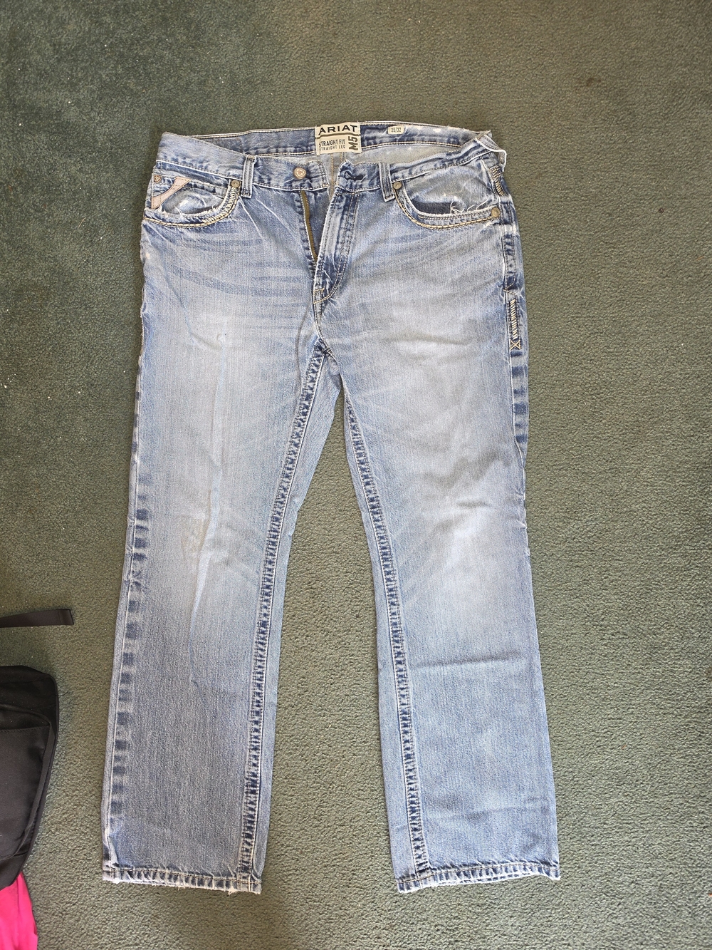 Ariat Men’s Light Wash Relaxed Straight Jeans